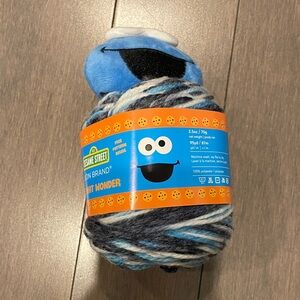 Lion Brand Yarns & Sesame Street Cookie Monster Variegated Blue Yarn Kit
